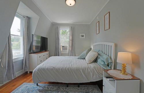 Beautiful Modern Beach House! - Photo 8