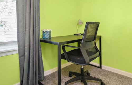 Modern Comfort Loves Park - Stylish 3BR Getaway - Foto 33