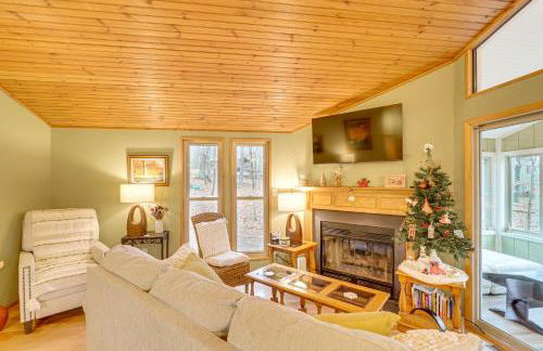 Hike and Golf! Family Home 15 Mi to Berkeley Springs - Foto 3