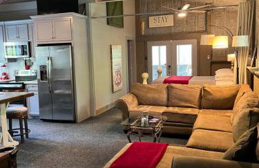 Cozy Barn with Pool Access & Near Lake Conroe - Foto 38