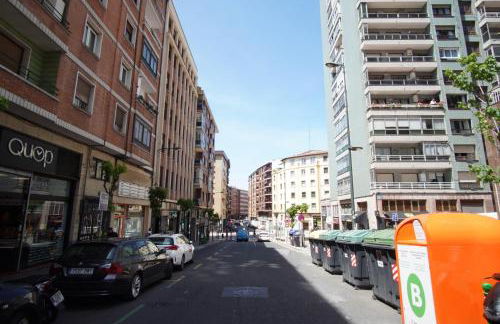 Coqueto junto a Casco Viejo - Foto 54