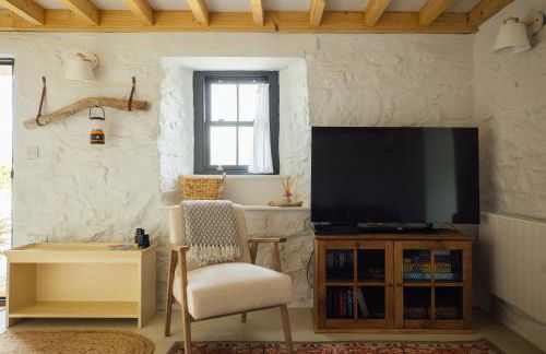 Cliff-top Cottage on Coast Path w/Panoramic Views - Photo 47