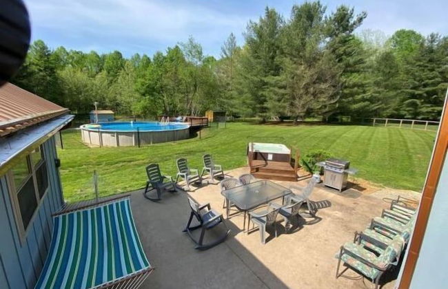 Private Retreat w Pool Hot Tub and Dining Hall - Foto 1