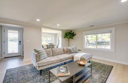 Waterfront Gem with Boat Dock and Lift in Lakewood! - Foto 7