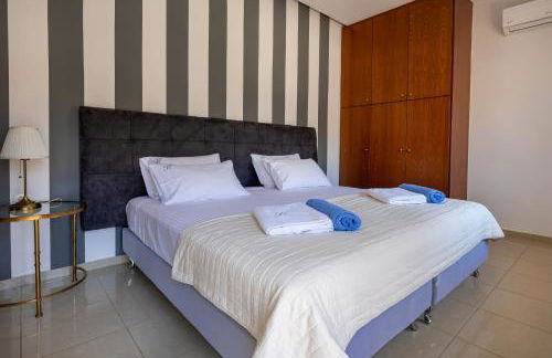 Queen Electra with pool and tennis court - Photo 57