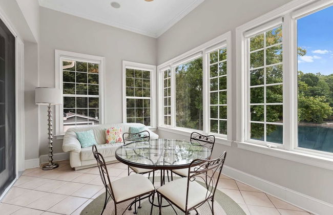 Whitetail Cove by Avantstay Lakefront w/ Pool + Private Dock Sleeps 20 - Photo 17