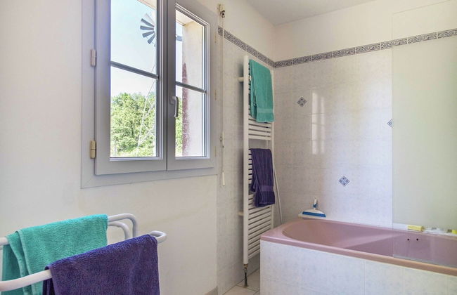 Charming Holiday Home in Montrichard With Pool - Foto 40