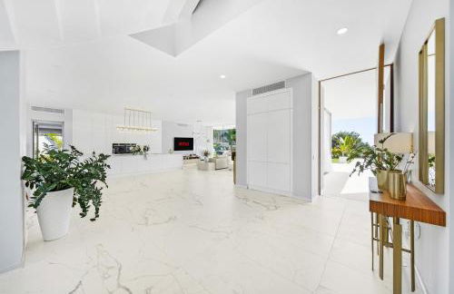 Luxury Villa with Heated Pool & Jacuzzi Near Costa Adeje Golf - Photo 58