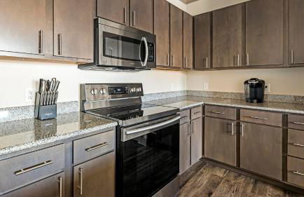 Landing Amazing 1BD Courtyard Pool - Photo 11