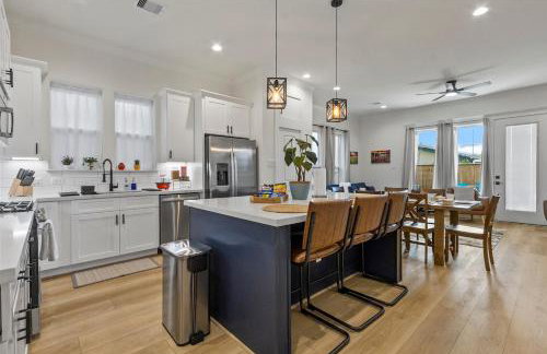 Houston Home - 4 Bedrooms, 5 Beds, Hot Tub, Games - Foto 8