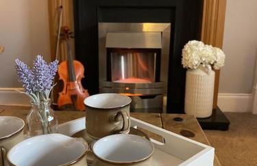 The Ramblers Rest - whole apartment - pet friendly - close to amenities and walks - Photo 1