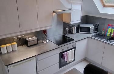 The Sawmills, Carlisle - Spacious 4 Bedroom Family House - Free WiFi - & Parking - Walk to Carlisle Castle - Foto 60