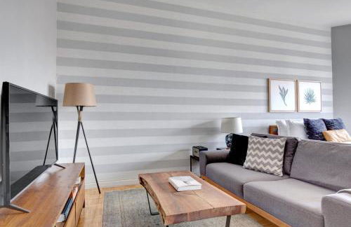 Bright FiDi Studio w Gym Doorman NYC-115 - Foto 2