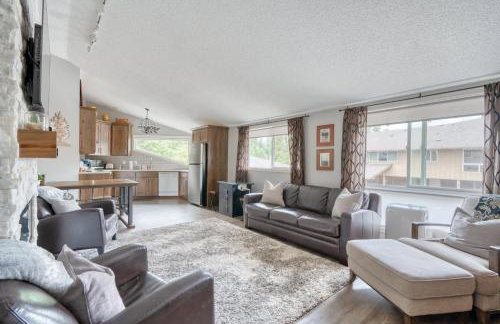 Mt Hood Village Condo - Cozy Retreat with Fireplace - Foto 4