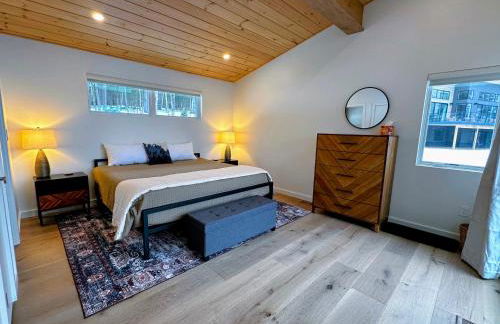 1B Contemporary cabin in magnificent setting, luxury and comfort, hot tub, AC! - Foto 10