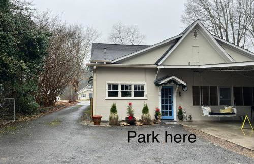 City Cottage on Main Street In North GA - Foto 16