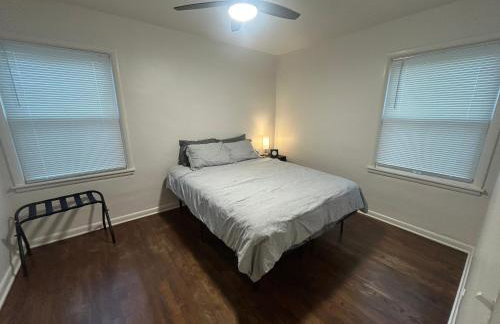 Spacious 3 Bedroom Home with Game Room and Parking - Foto 15