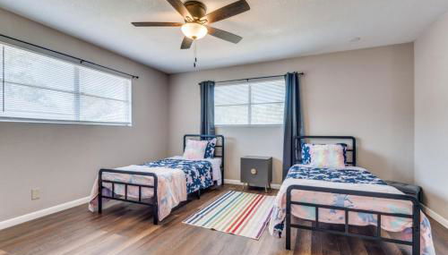 Farmhouse With Amazing Pool at Wester Hills Temple - Foto 5