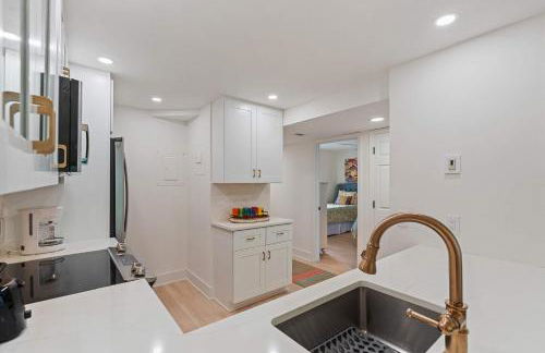 Exquisite Luxury First Floor Condo - Easy Walk to Amenities - Foto 11