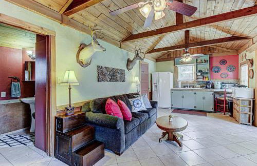 Charming Lakeview Cottage with Lake Access - Foto 17