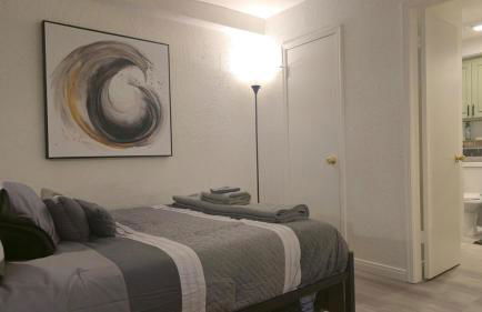 Cozy Comfy and Peaceful Oasis Getaway with Porch - Photo 18