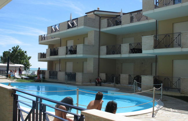 Green Bay Village - Photo 15