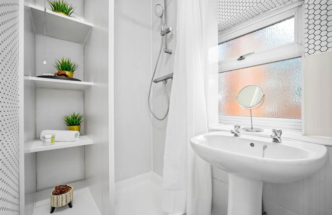 Cosy Three Bedroom Family Home With Garden - Foto 17