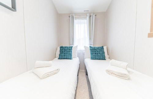 Tastefully decorated lodge on popular holiday park, easy access to Lakes and Dales and free parking - Foto 20