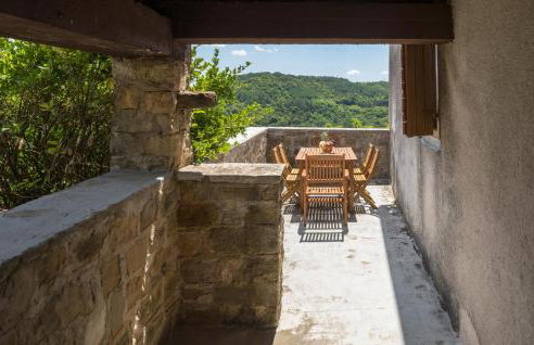 2 Bedroom Beautiful Home In Oprtalj - Foto 8