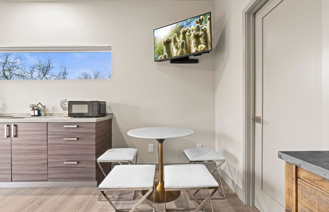 NEW Moondance Private Studio Cathedral Rock Hiking - Photo 9