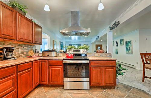 Expansive Getaway about 2 Miles to Mendenhall Glacier! - Foto 9