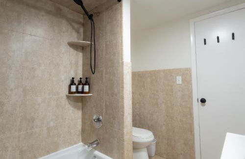 Elegant NYC View Stay Park Free 6 beds Sleep 8 - Foto 18