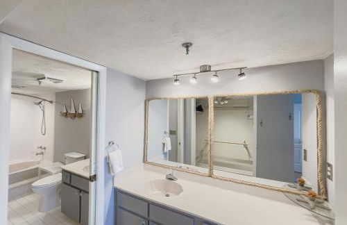 Luxury, Direct Oceanfront Unit and Balcony, Northeast Corner, Heated Pool, Garage Parking - Photo 30