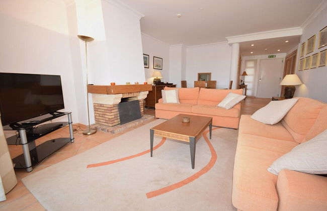 Sunny Balcony Apartment and Pool - Foto 24