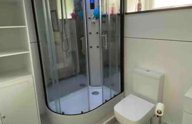 Beautiful renovated former coach house - Photo 15