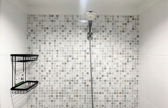 Cozy Living Studio Grand Sentraland Karawang Apartment - Foto 10