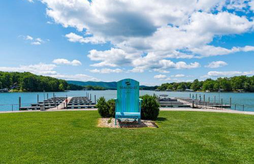 Community Pools and Beach Smith Mountain Lake Condo - Foto 32