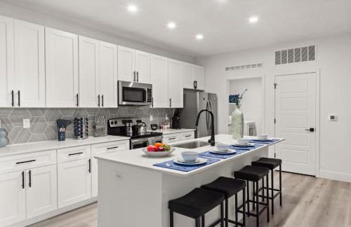 Near Mayo Clinic & Desert Ridge , Stay with Pool & Gym- S309 - Foto 11