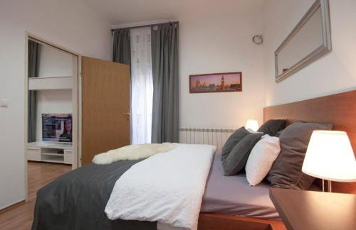 City Lights Apartment - Photo 28