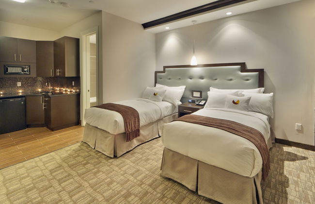 Aura Hotel Brooklyn - Photo 4