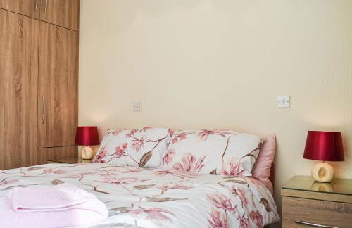 York Apartment - Photo 14