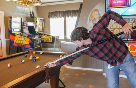 Lakefront Mansion on 10 Acres - Sleeps 15-45 - Foto 3