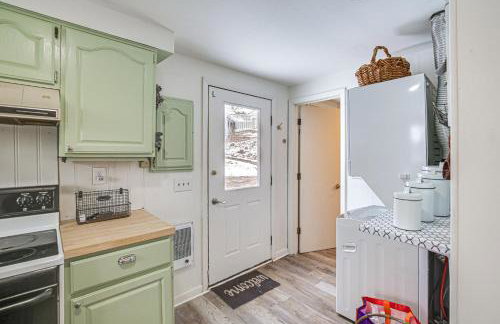 Riverfront Topsham Home about 28 Mi to Portland! - Foto 12