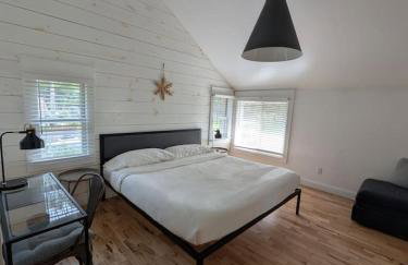 Hay Loft in Historic Barn - 4 Minutes to Legoland - Foto 49