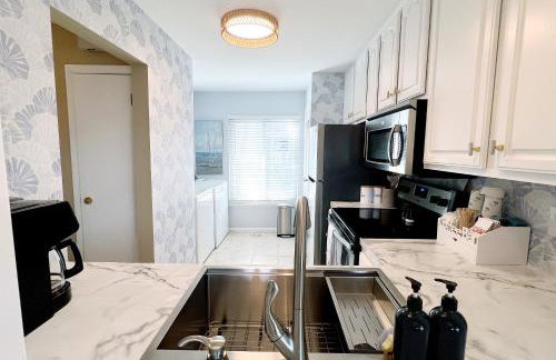 Beachfront Saint Helena Island Condo with Amenities! - Foto 9