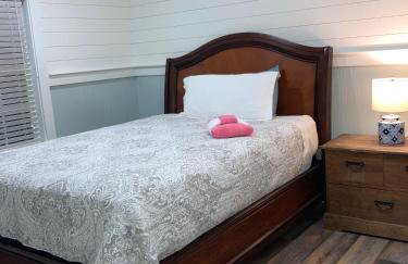 Tucked Away Newly Renovated 4 Bedroom 2 Bath Sleeps 12 - Foto 15