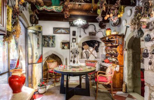 Nassibe Estate - Photo 24