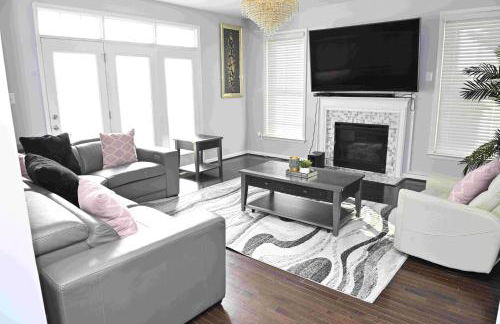 Luxury Living at Woodmore - Foto 2