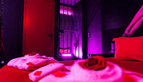 Studio Hot - Love Room Studios - Photo 4