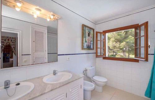 Menorca Large Family Villa Sleeps 12 - Photo 21